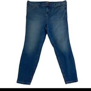 Torrid Midfit super skinny jeans 22r